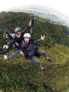 Saltando en Parapente