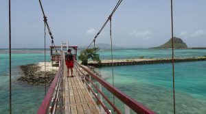 cerca de isla Fregate