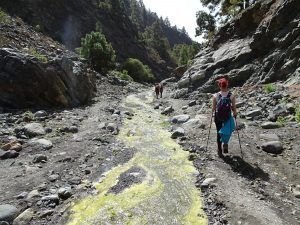 La ruta termina por el Barranco de las Angustias