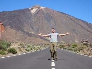El teide, de fondo