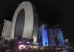 El Skyline de Batumi hay que verlo por la noche