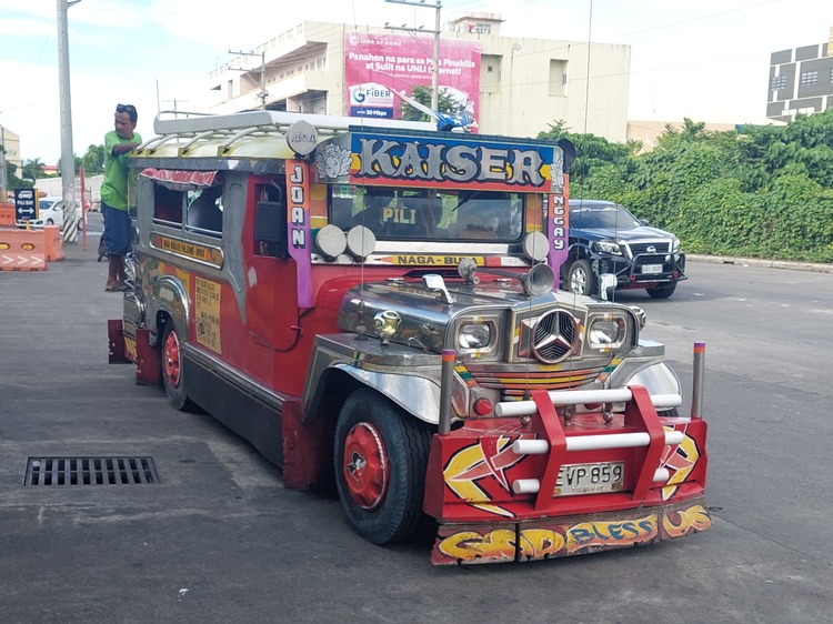 Típico Jeepney filipino