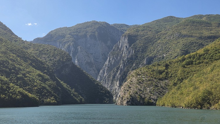 Fiodos del Lago Koman. Albania
