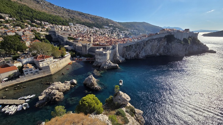 Vistas Dubrovnik desde fuerte de Lovrijenac. Qué ver en Albania, Montenegro y Dubrovnik