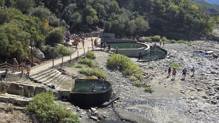 Termas de Banjat e Benjës. Albania